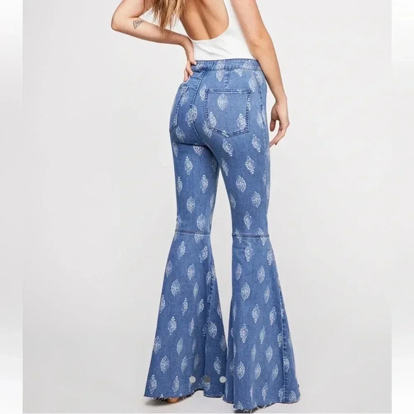 We the Free Bohemian Just Float On Flare Jeans Free People Sz 26 - Picture 11 of 11